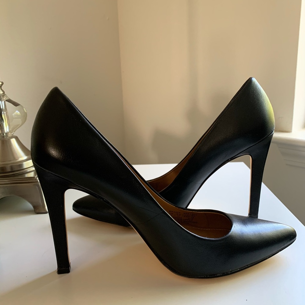 ****SOLD******Calvin Klein blk heels, women size 7